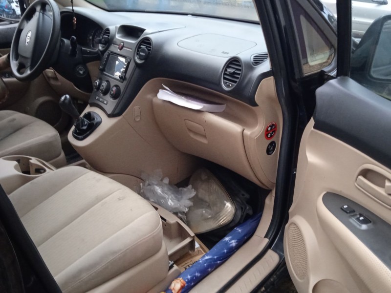 kia carens iii monospace (un) del año 2008