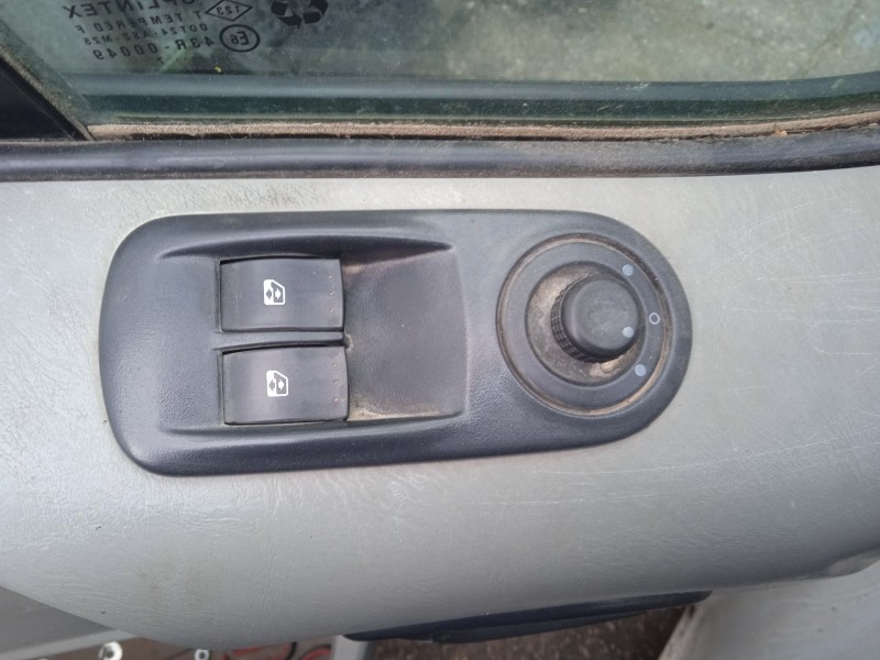 opel vivaro a caja/chasis (x83) del año 2009