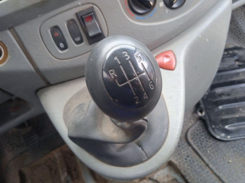 opel vivaro a caja/chasis (x83) del año 2009