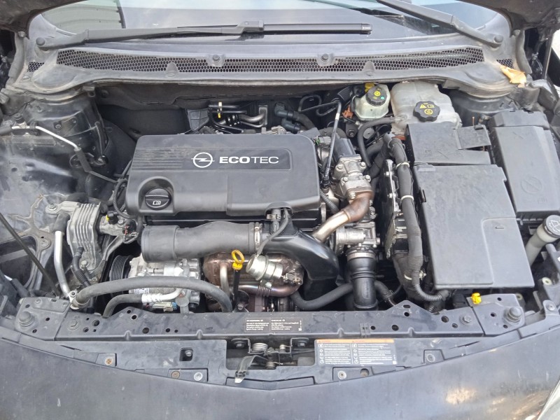 opel astra j (p10) del año 2010