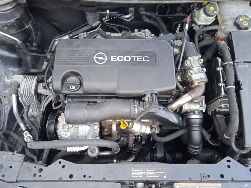 opel astra j (p10) del año 2010