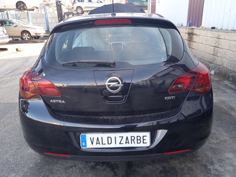 opel astra j (p10) del año 2010