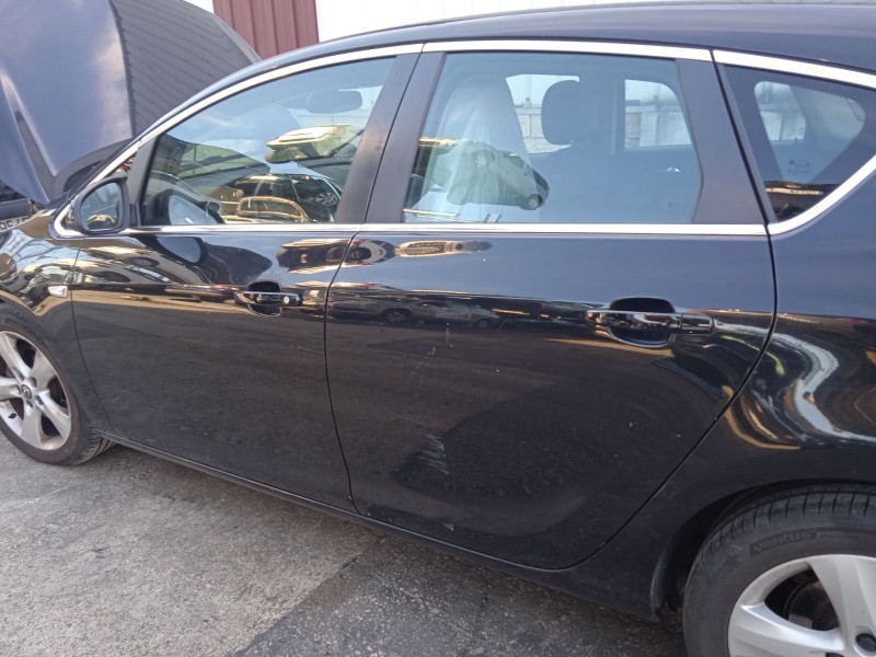 opel astra j (p10) del año 2010