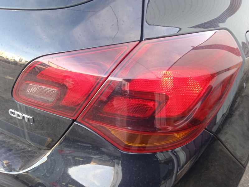 opel astra j (p10) del año 2010