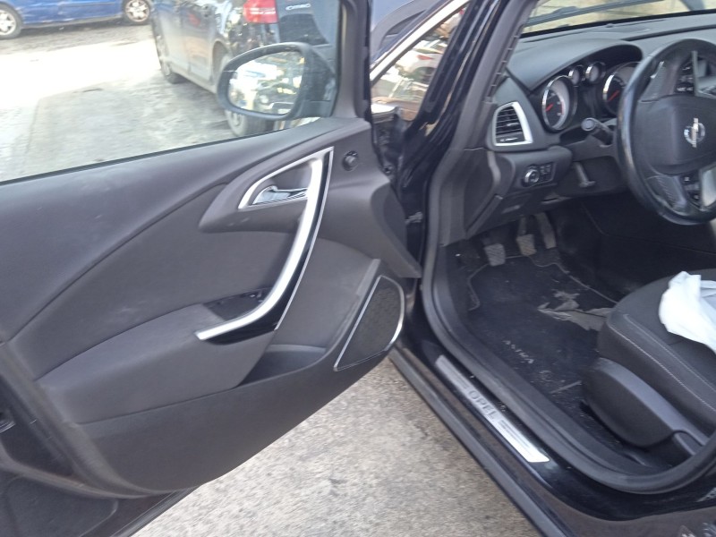 opel astra j (p10) del año 2010