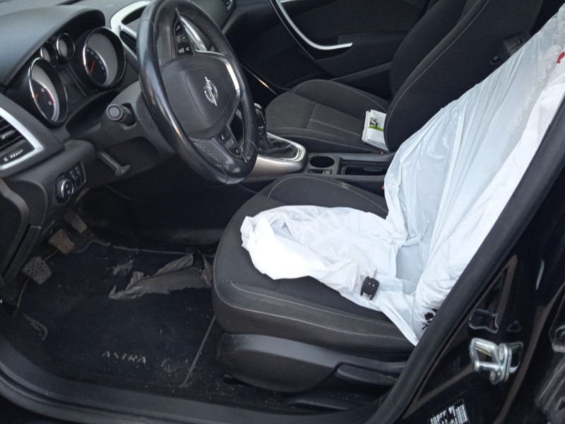 opel astra j (p10) del año 2010