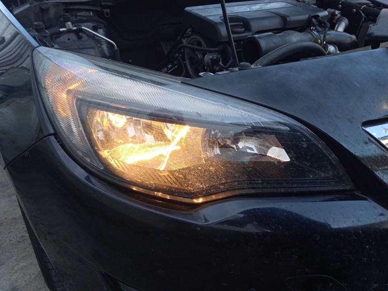 opel astra j (p10) del año 2010