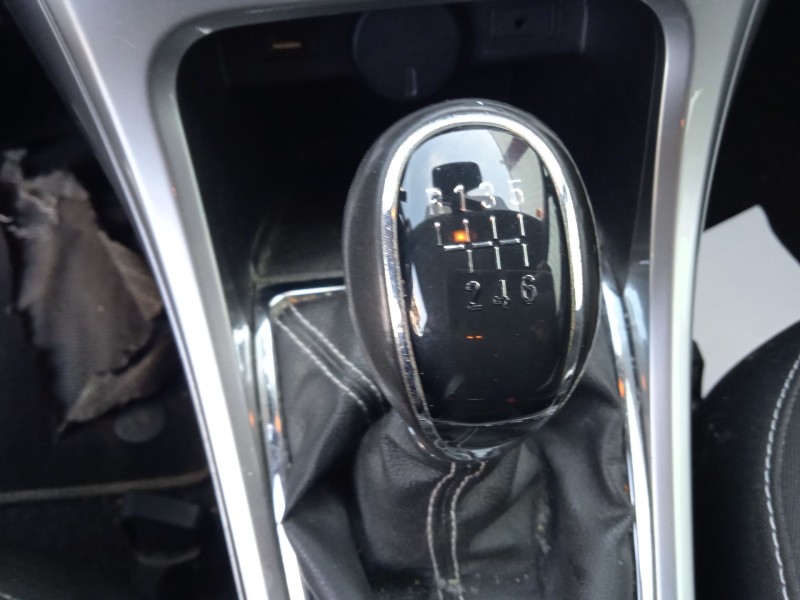 opel astra j (p10) del año 2010