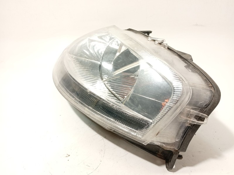Recambio de faro izquierdo para citroën c3 i (fc_, fn_) 1.4 hdi referencia OEM IAM 620885  