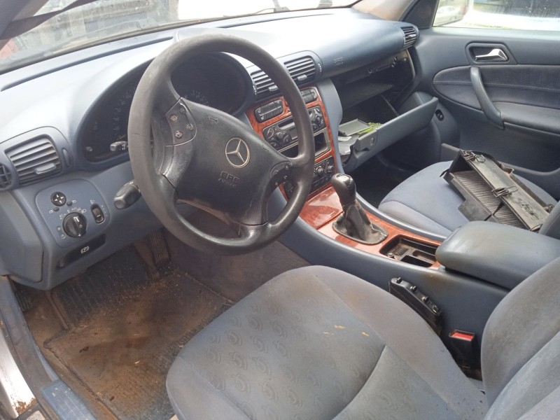 mercedes-benz clase c (w203) del año 2003