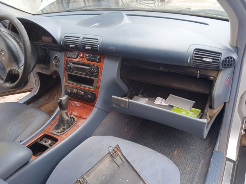 mercedes-benz clase c (w203) del año 2003