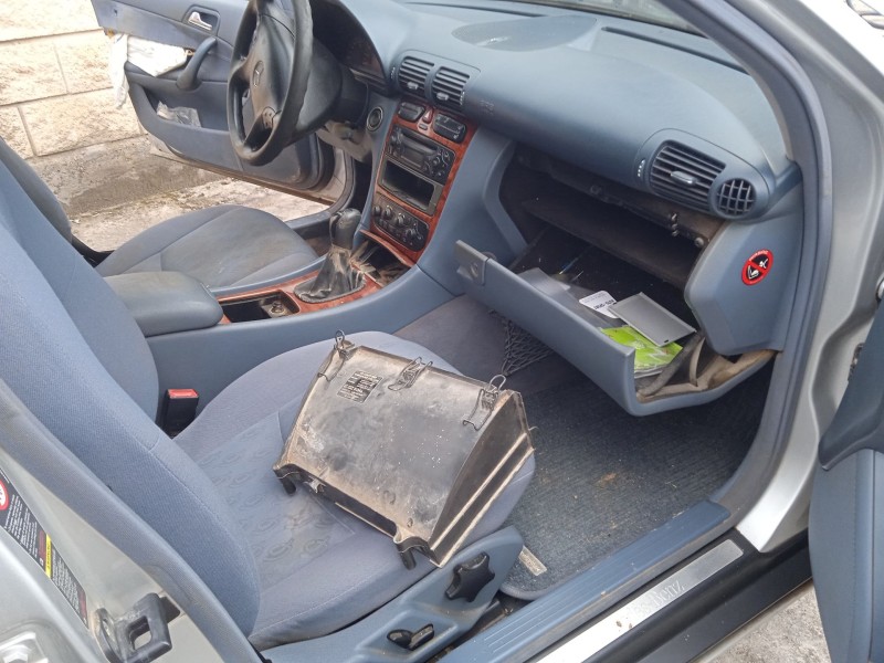 mercedes-benz clase c (w203) del año 2003