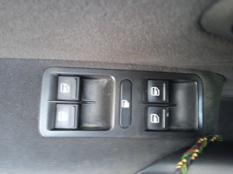 volkswagen polo v (6r1, 6c1) del año 2010