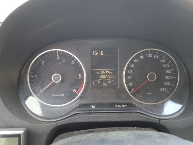 volkswagen polo v (6r1, 6c1) del año 2010