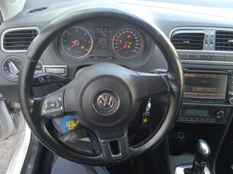 volkswagen polo v (6r1, 6c1) del año 2010
