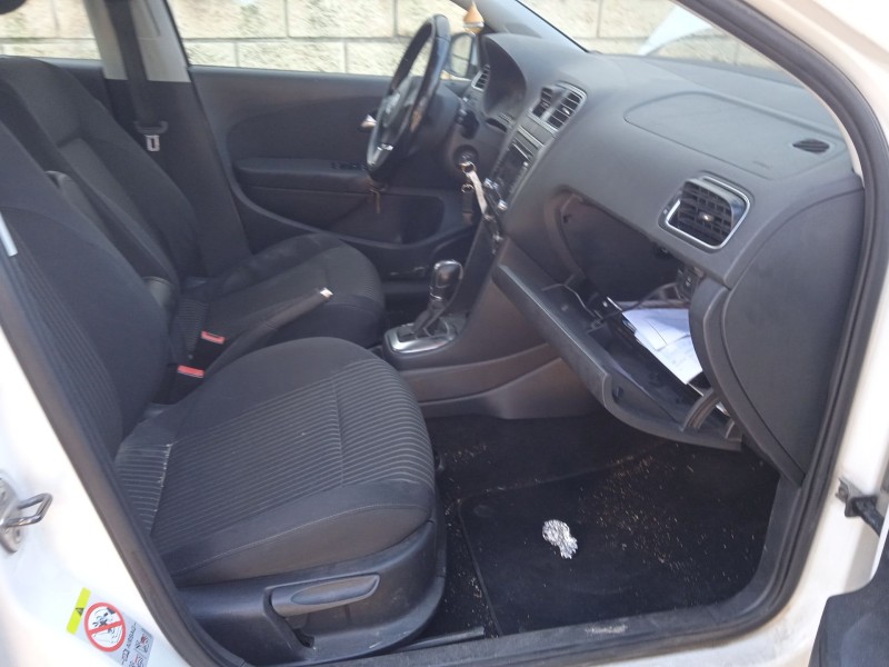 volkswagen polo v (6r1, 6c1) del año 2010