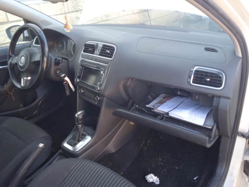 volkswagen polo v (6r1, 6c1) del año 2010