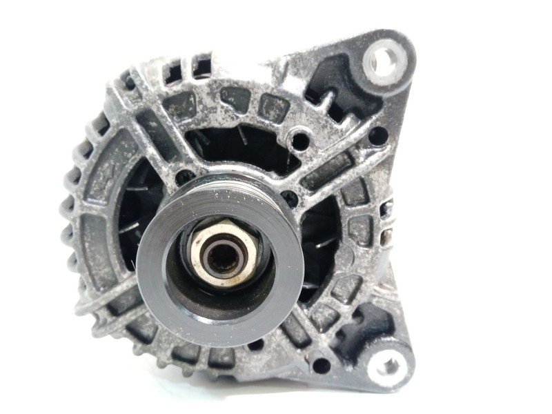 Recambio de alternador para renault master ii furgoneta (fd) 2.5 dci referencia OEM IAM 8200692868 0124525133 