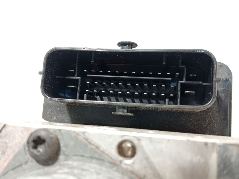 Recambio de abs para hyundai i20 active 1.4 referencia OEM IAM 58920C8250 6158945200 C858920550
