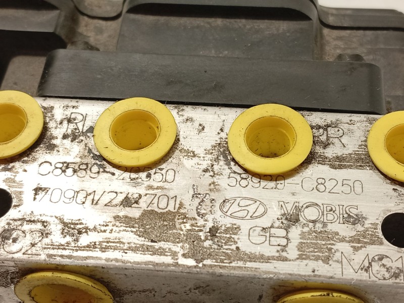 Recambio de abs para hyundai i20 active 1.4 referencia OEM IAM 58920C8250 6158945200 C858920550