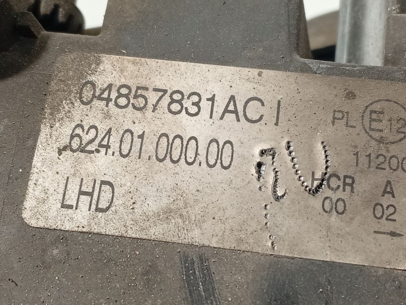 Recambio de faro izquierdo para chrysler voyager iv (rg, rs) 2.5 crd referencia OEM IAM 04857831AC K04857831AC 6240100000