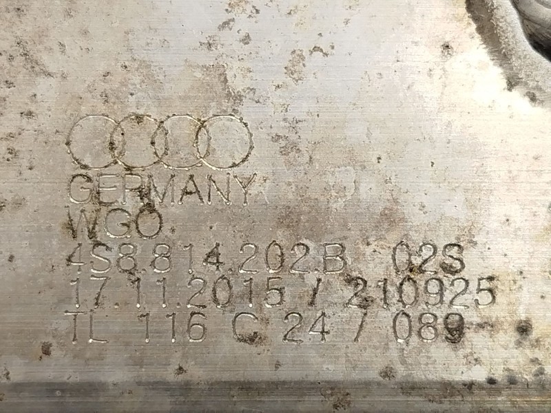 Recambio de soporte para audi r8 (4s3, 4sp) 5.2 fsi quattro referencia OEM IAM 4S8814202B  