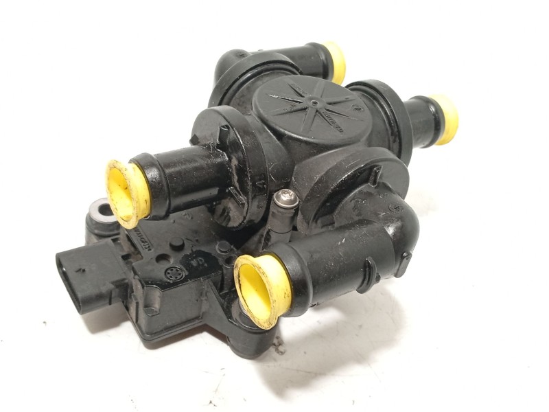 Recambio de valvula intercambio de calefaccion para audi e-tron (gen) 50 quattro referencia OEM IAM 4KE963375J  