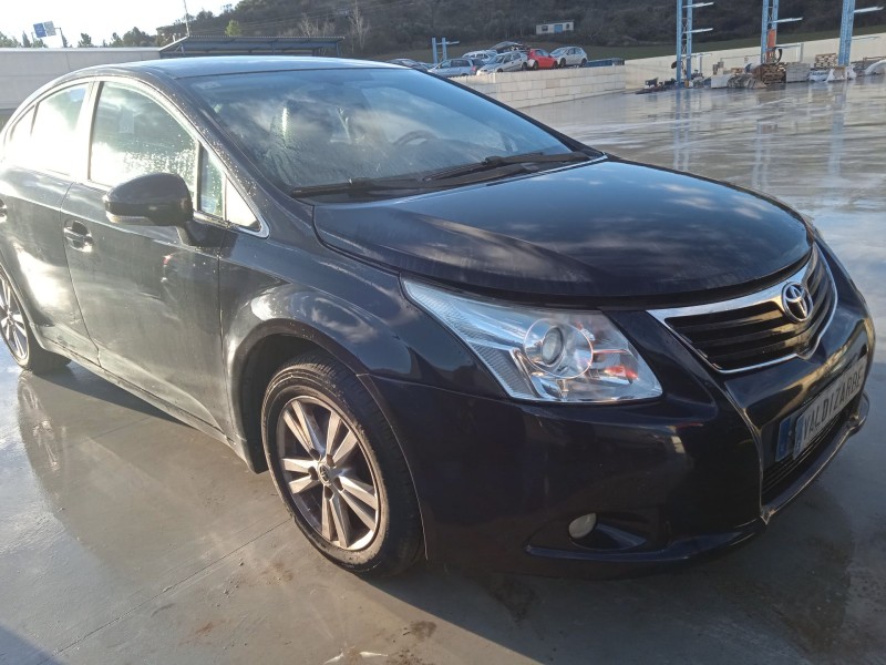 toyota avensis sedán (_t27_) del año 2009
