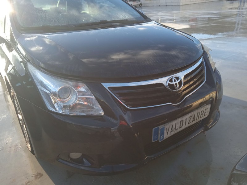 toyota avensis sedán (_t27_) del año 2009