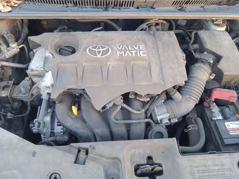 toyota avensis sedán (_t27_) del año 2009