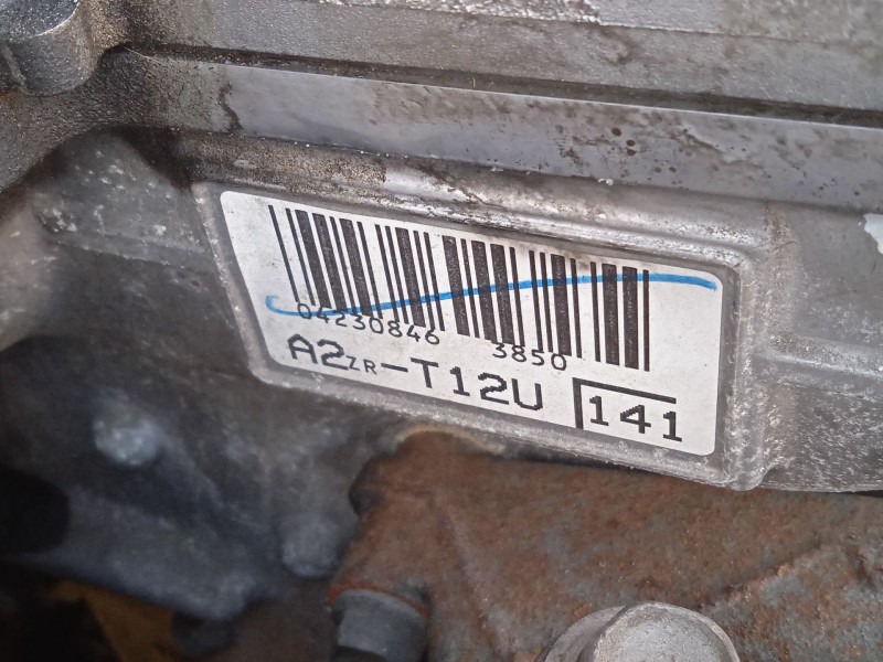 toyota avensis sedán (_t27_) del año 2009