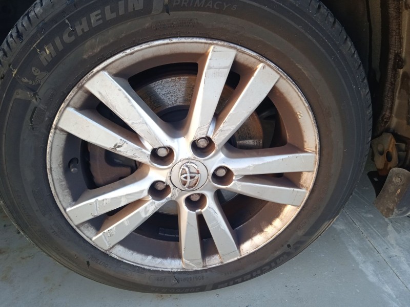 toyota avensis sedán (_t27_) del año 2009