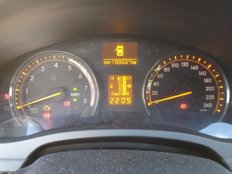 toyota avensis sedán (_t27_) del año 2009