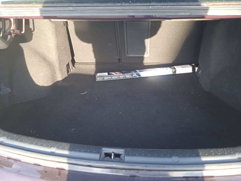 toyota avensis sedán (_t27_) del año 2009