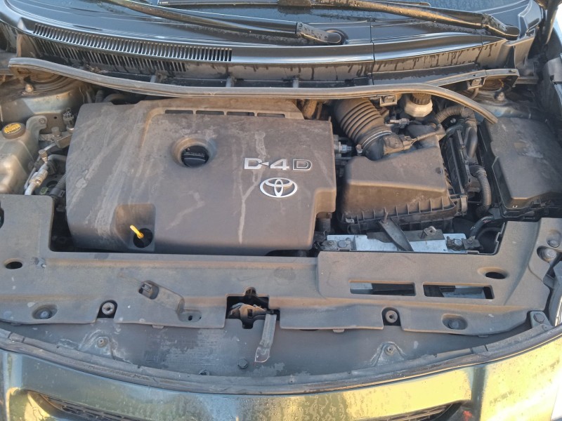 toyota auris (_e15_) del año 2008