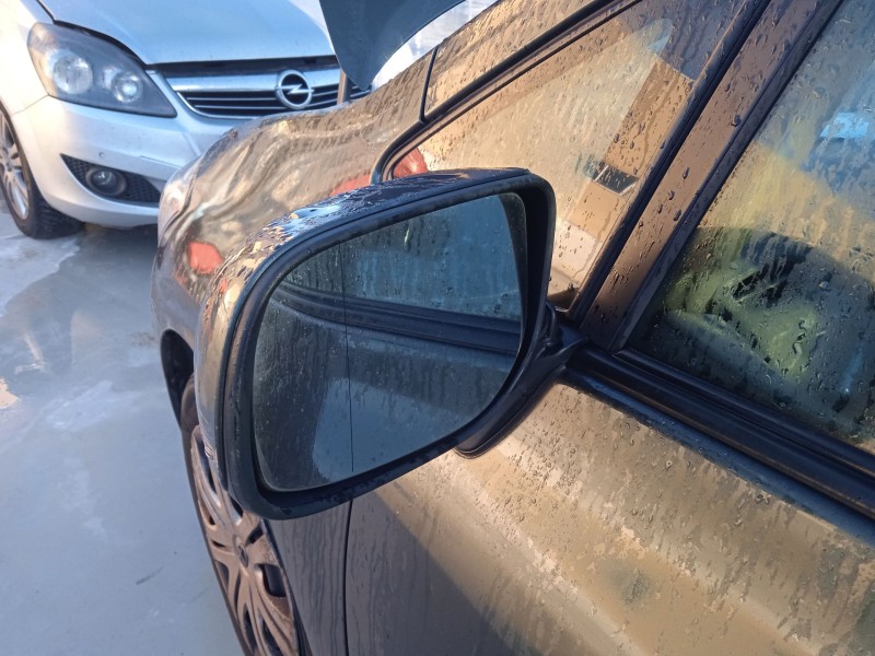 toyota auris (_e15_) del año 2008