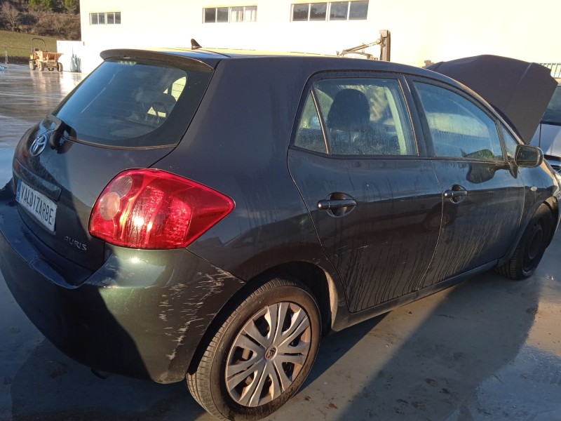 toyota auris (_e15_) del año 2008