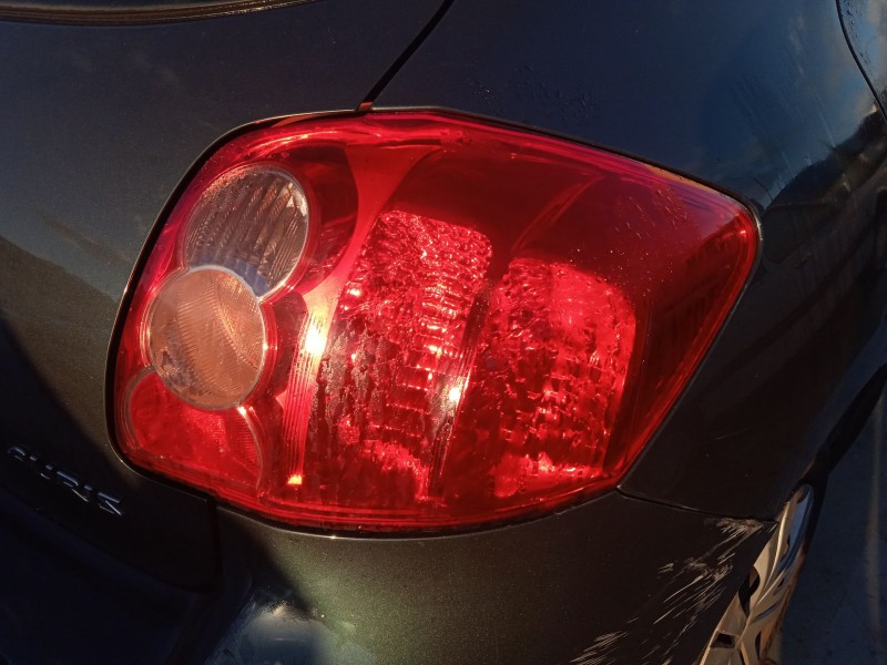 toyota auris (_e15_) del año 2008