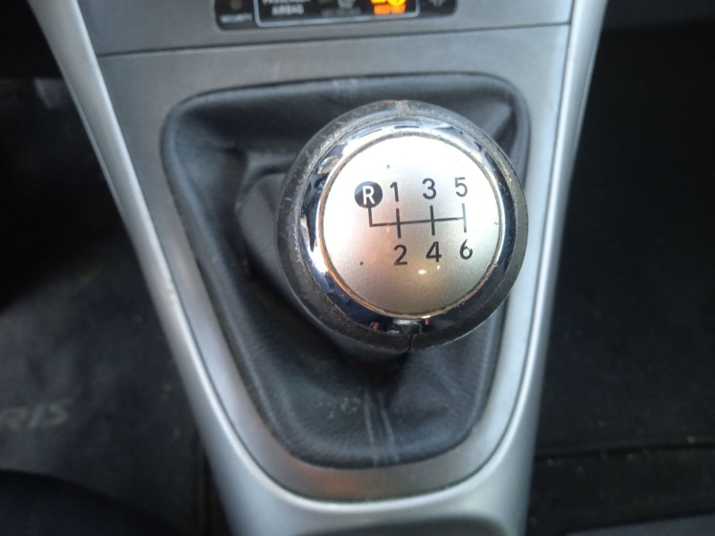 toyota auris (_e15_) del año 2008