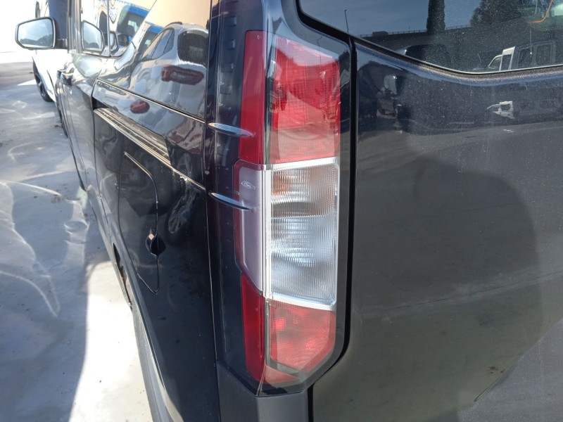 ford tourneo courier del año 2024