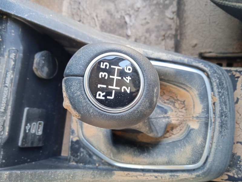 ford tourneo courier del año 2024