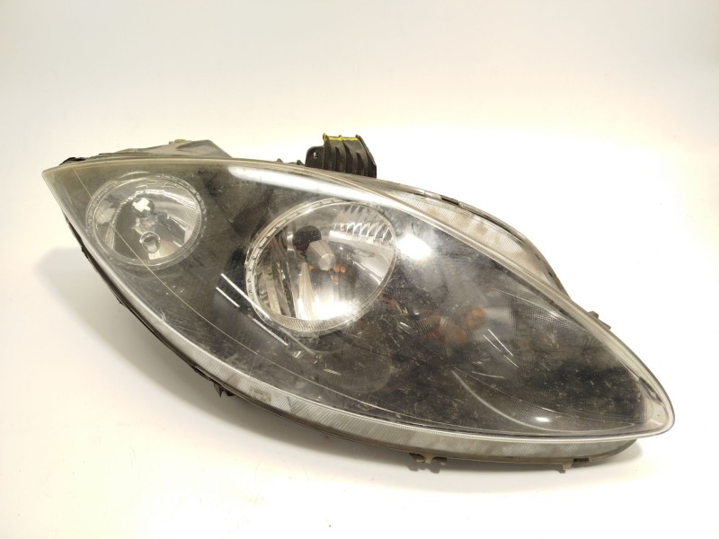 Recambio de faro derecho para seat leon (1p1) 2.0 tdi 16v referencia OEM IAM 5P1941006D  89315801