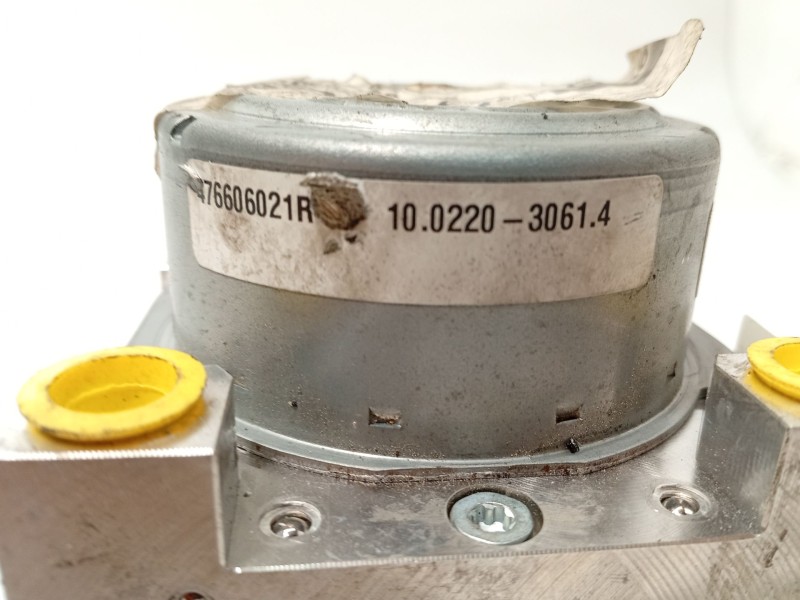 Recambio de abs para dacia sandero iii 1.0 tce 100 referencia OEM IAM 476604546R 10022030574 28517152343