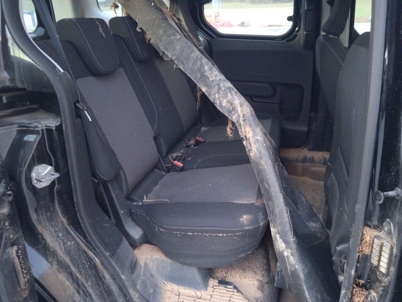 ford tourneo courier del año 2024