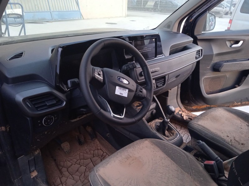 ford tourneo courier del año 2024