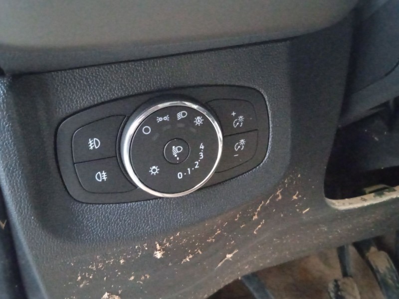 ford tourneo courier del año 2024