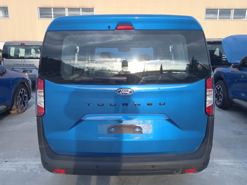 ford tourneo courier del año 2024
