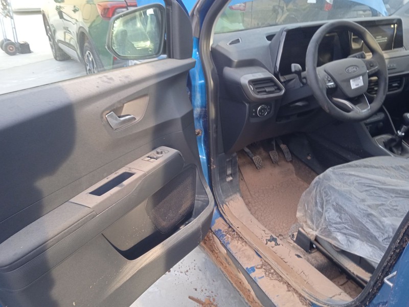 ford tourneo courier del año 2024