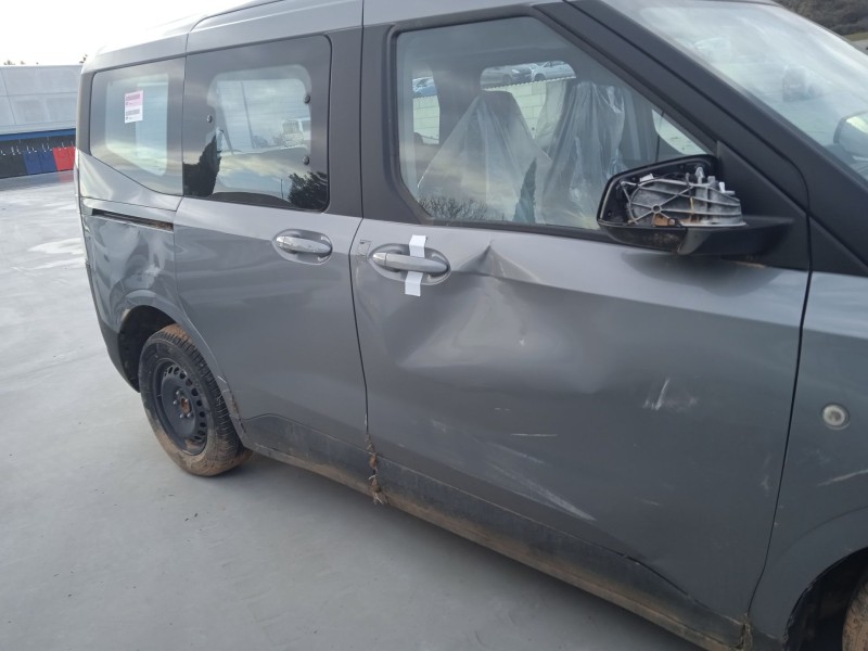 ford tourneo courier del año 2024