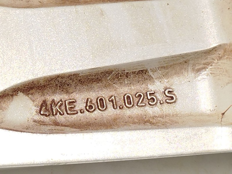 Recambio de llanta para audi e-tron (gen) 50 quattro referencia OEM IAM 4KE601025S  